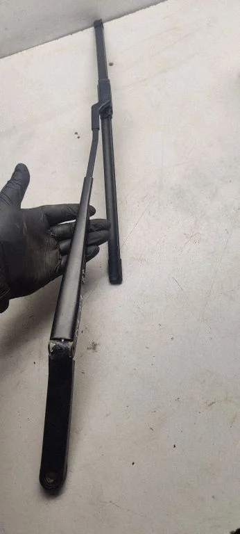 Front wiper blade arm 3g1955409
