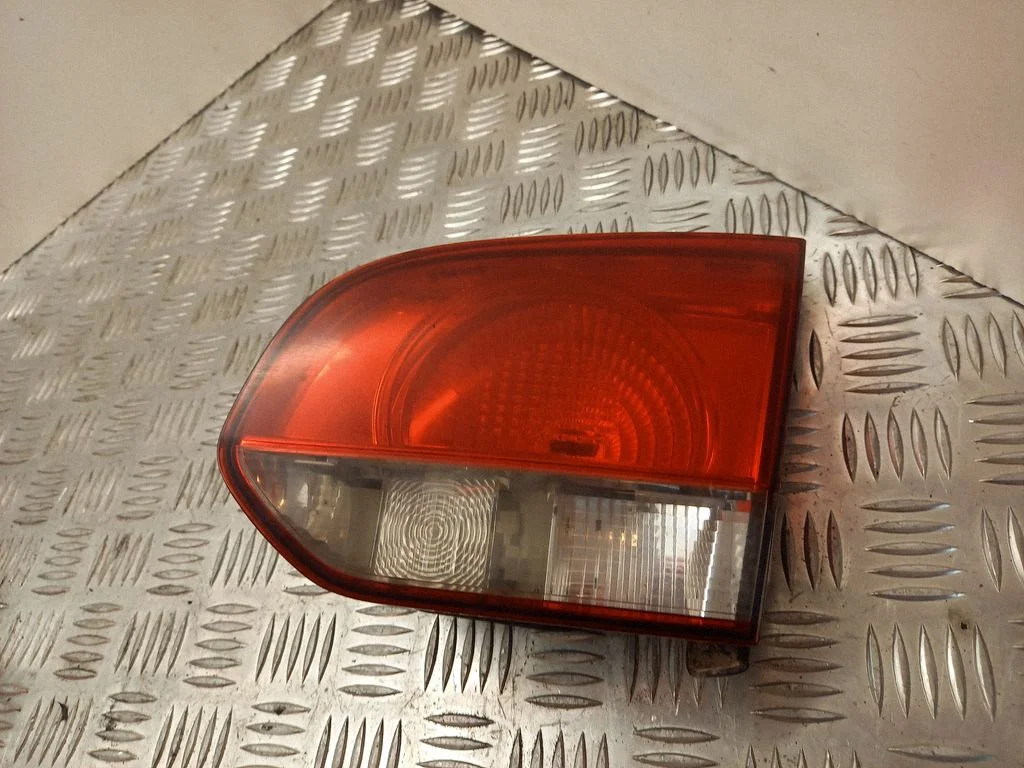 Tailgate rear/tail lights 5K0945094AB