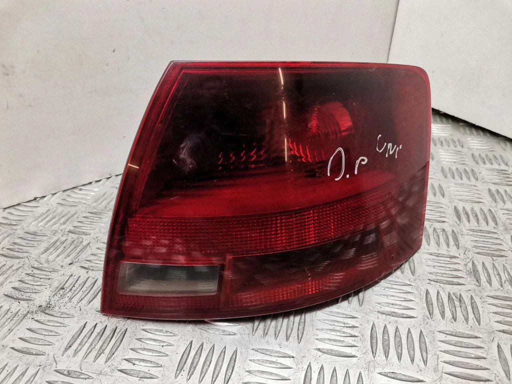 Rear/tail lights 8E9945096C