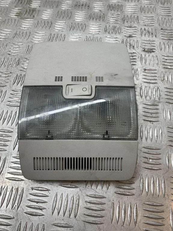 Front seat light 8E047565