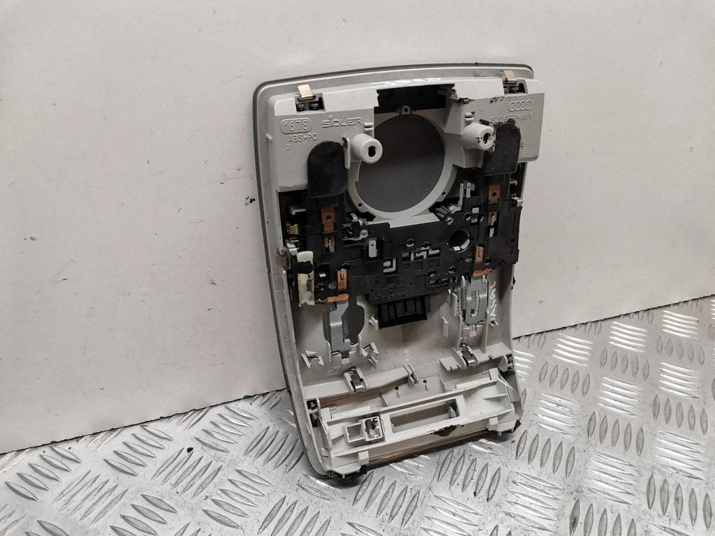 Front seat light 8E0947135A