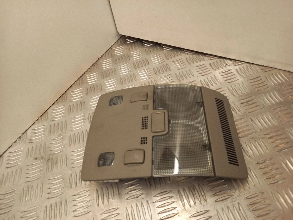 Front seat light 8E0947135A