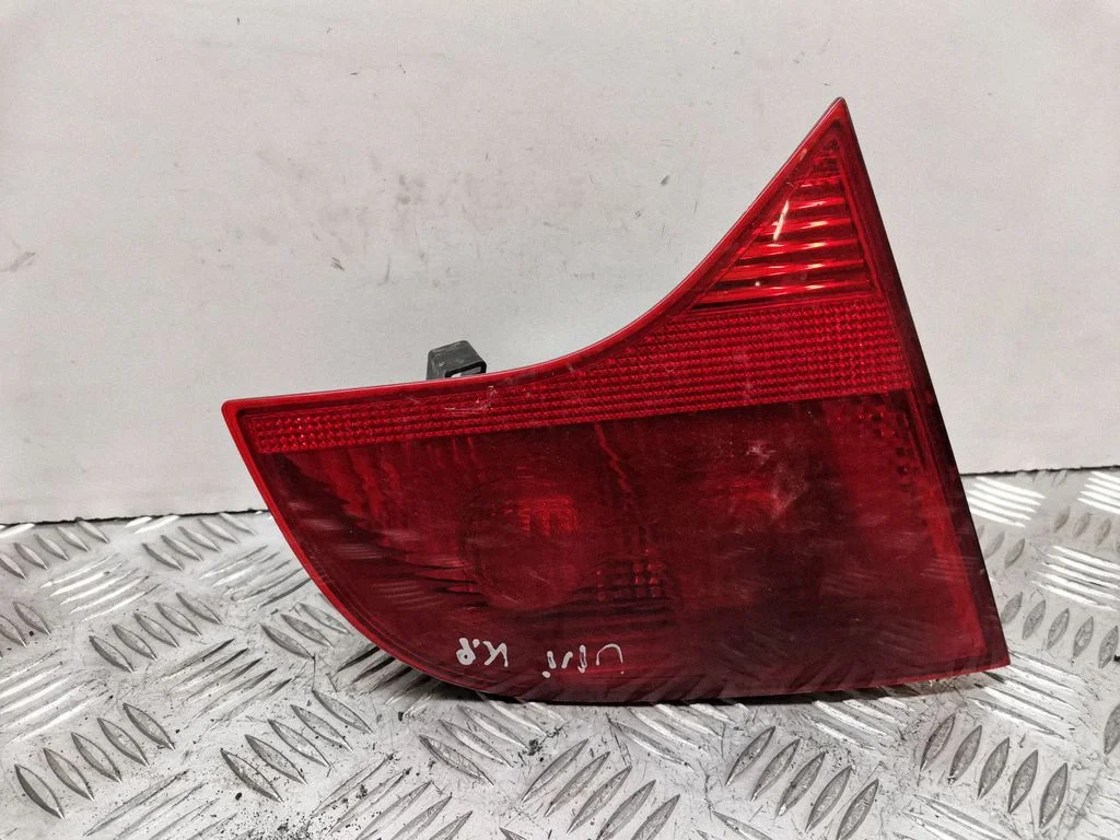 Tailgate rear/tail lights 8E9945093