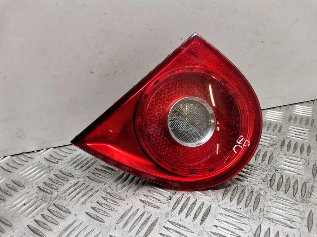 Tailgate rear/tail lights 1K6945094E