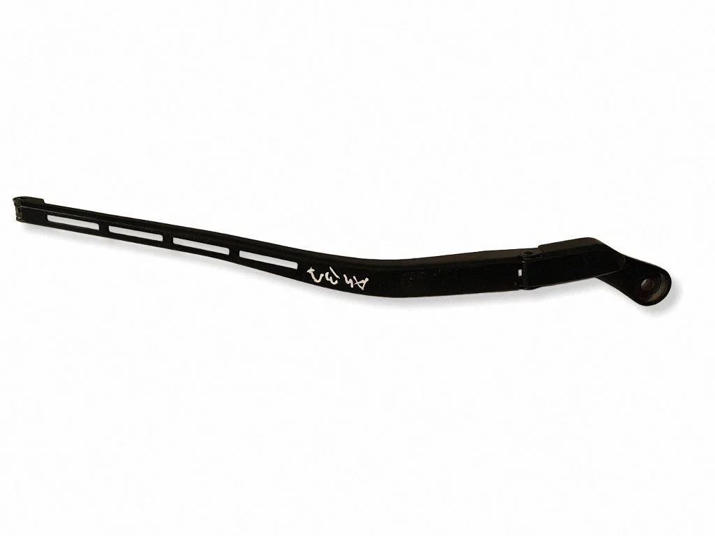 Front wiper blade arm – Audi A4 S4 B7 8E 8H (2005-2008)