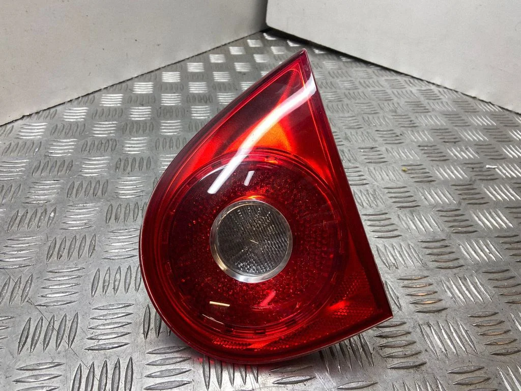 Tailgate rear/tail lights 1K6945094G