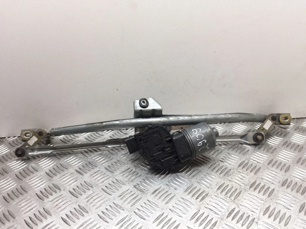Front wiper linkage and motor 8D1955605B