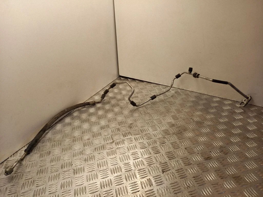 Air conditioning (A/C) pipe/hose