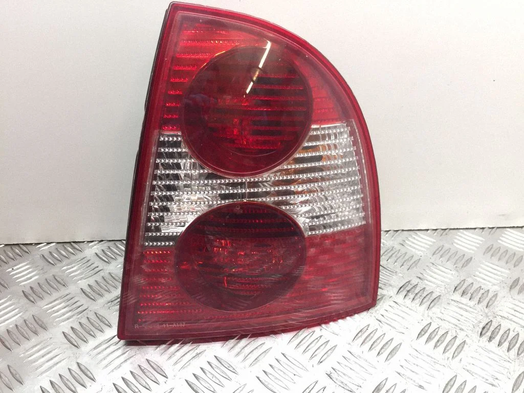 Rear/tail lights 3B5945096AE05S