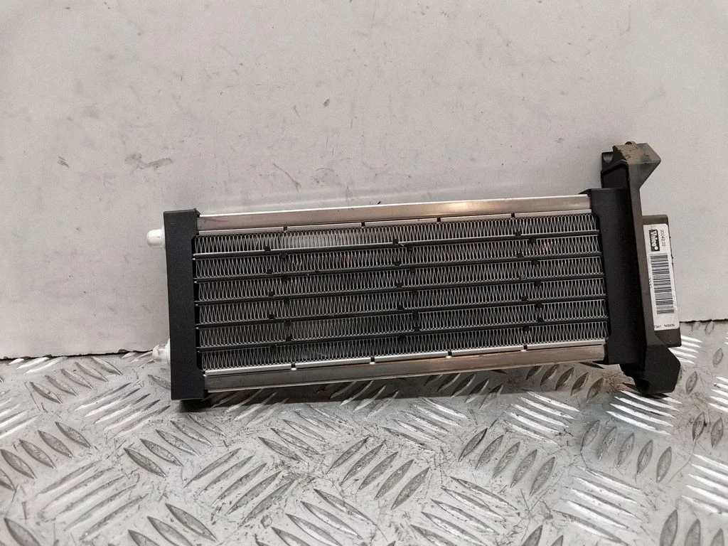Elektriline salongi küttekeha radiaator 8E2819011
