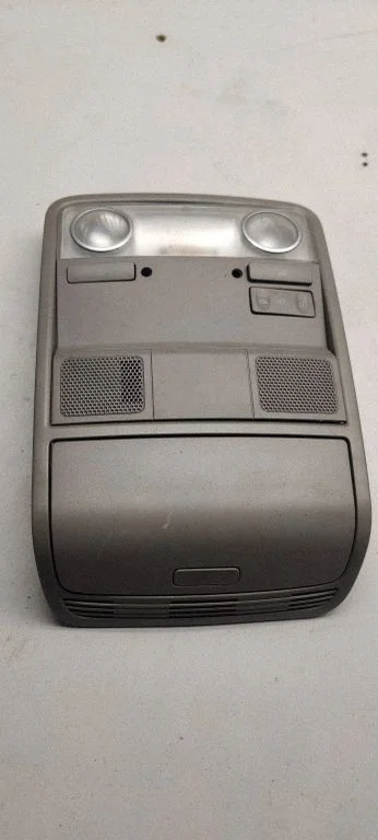 Front seat light 3c0867489b