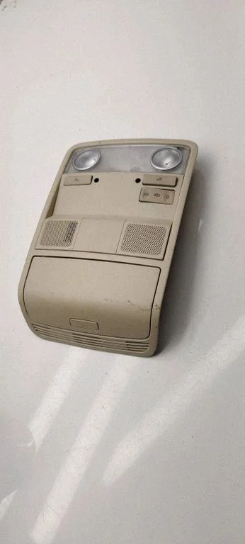 Front seat light 3c0867489c