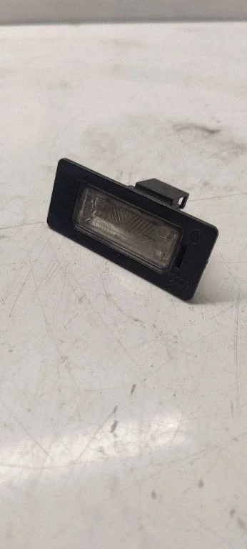 Number plate light 8t0943021