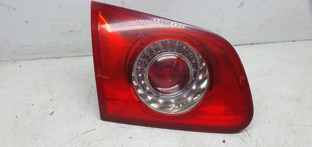 Tailgate rear/tail lights 3C9945093