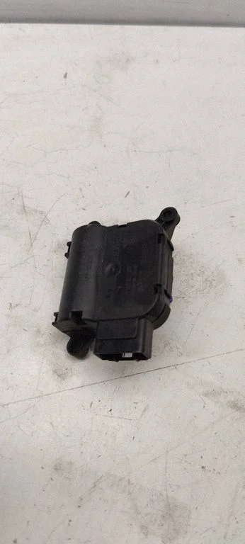 Air flap motor/actuator 8E1820511D