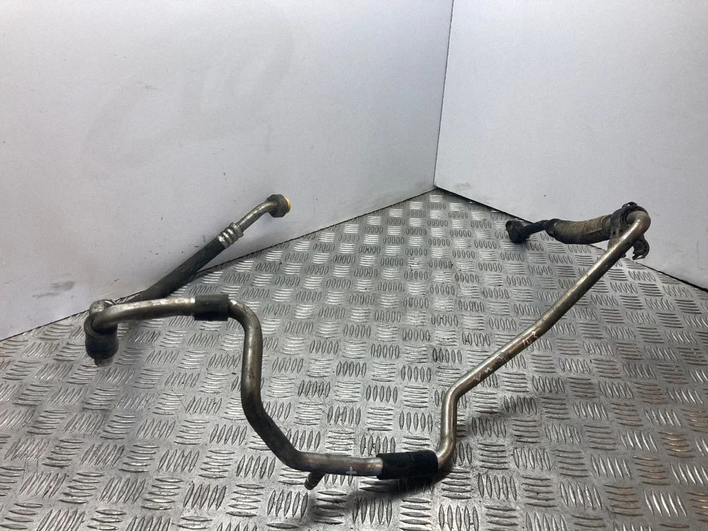Air conditioning (A/C) pipe/hose