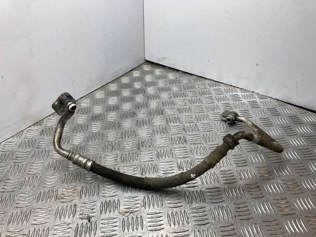Air conditioning (A/C) pipe/hose