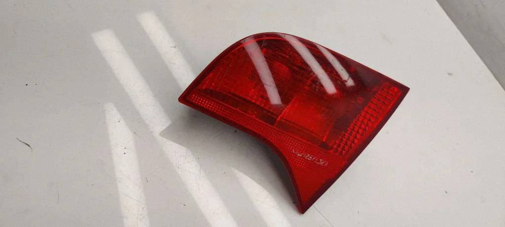 Tailgate rear/tail lights 8e9945094