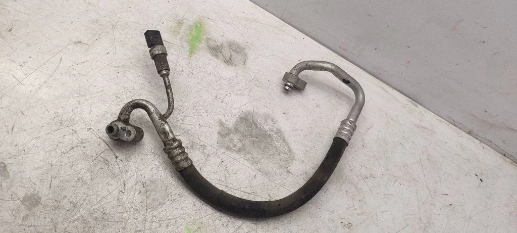 Air conditioning (A/C) pipe/hose