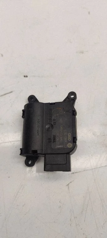 Gaisa aizvara motoriņš/aktuators 0132801363