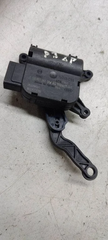 Gaisa aizvara motoriņš/aktuators 1k0907511B