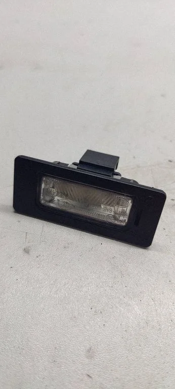 Number plate light 8T0943021