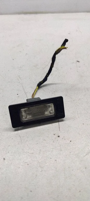 Number plate light 8t0943021