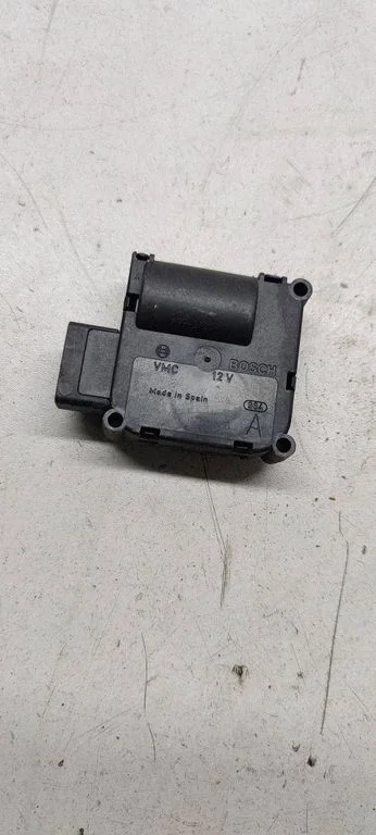 Gaisa aizvara motoriņš/aktuators 4f0820511A