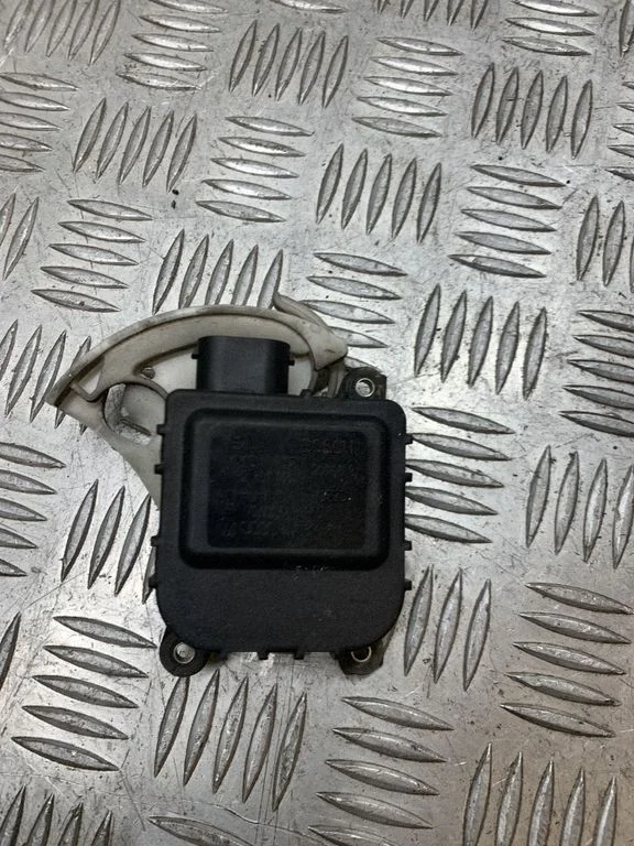 Õhuklapi mootor / ajam 8D1820511E