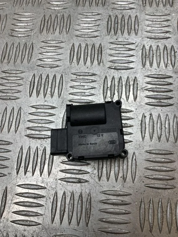 Air flap motor/actuator 4F0820511A
