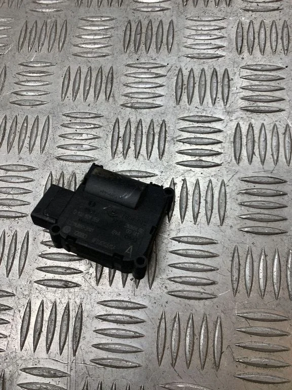 Air flap motor/actuator 4F0820511A
