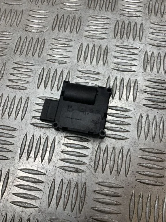 Air flap motor/actuator 4F0820511A