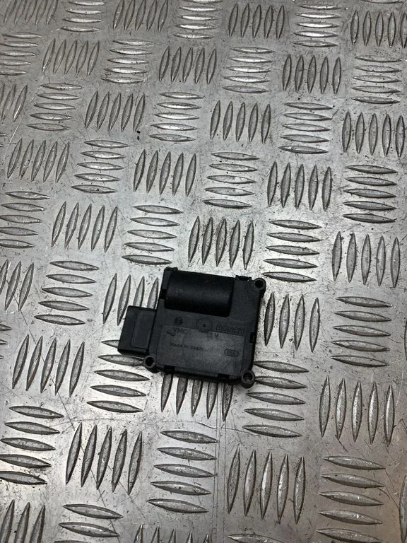 Air flap motor/actuator 4F0820511A