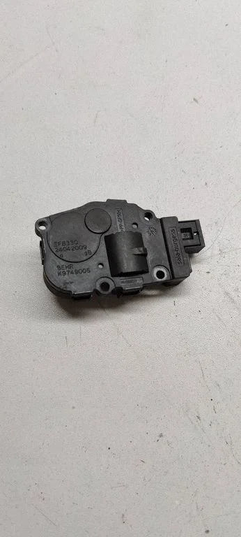 Gaisa aizvara motoriņš/aktuators K9749005