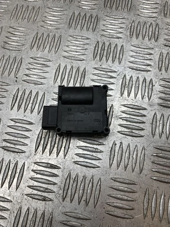 Air flap motor/actuator 4F0820511A