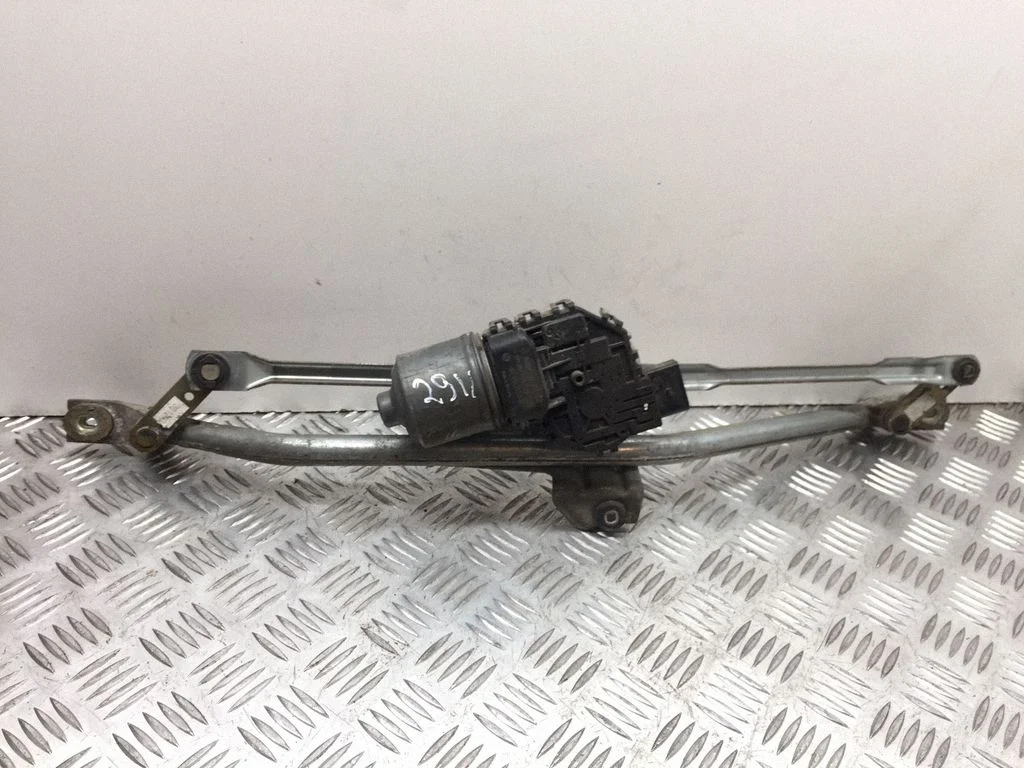 Front wiper linkage and motor 8D1955605B