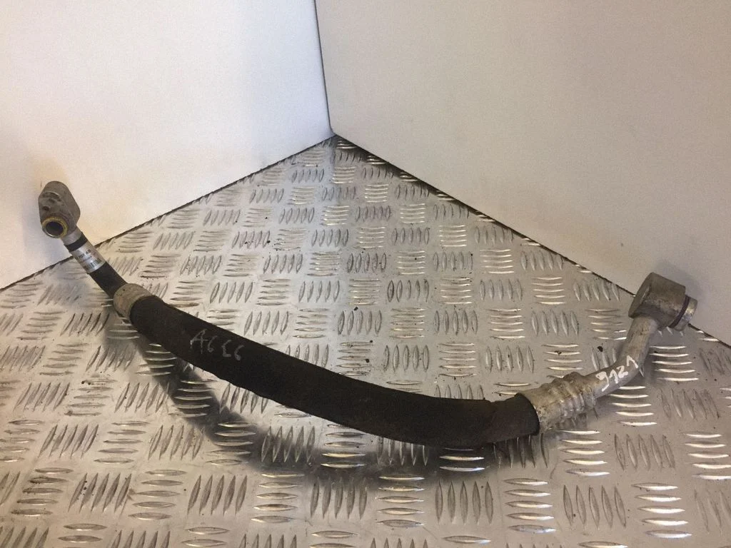 Air conditioning (A/C) pipe/hose