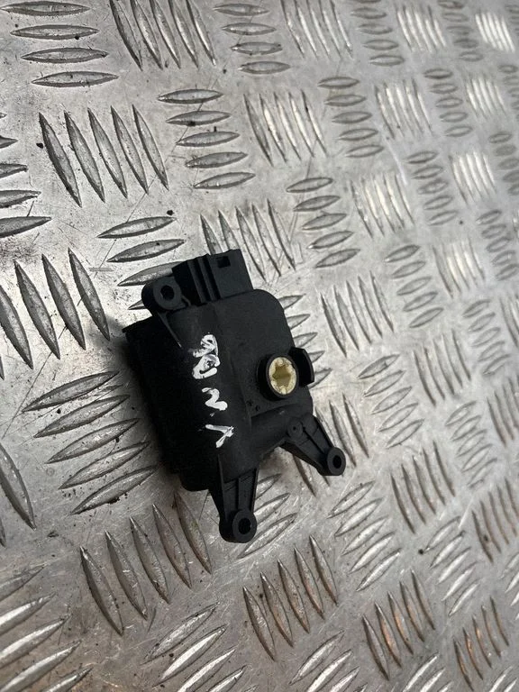Air flap motor/actuator 3C0907511B