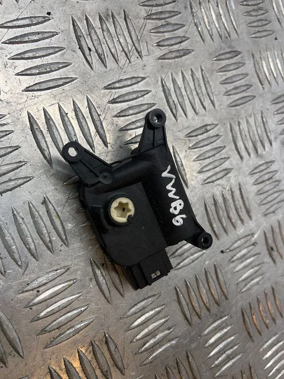 Air flap motor/actuator 3C0907511A