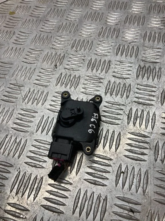 Air flap motor/actuator 4B1820511K