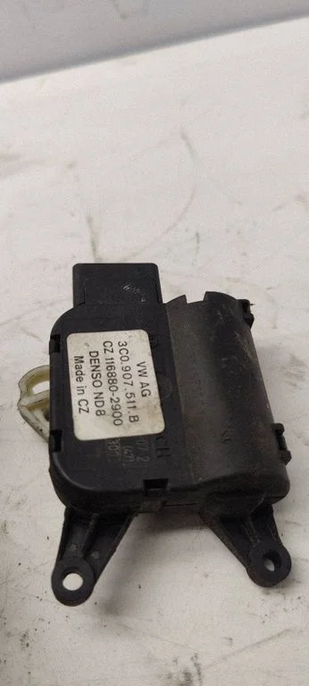 Air flap motor/actuator 3C0907511B