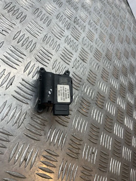 Air flap motor/actuator 3C1907511B