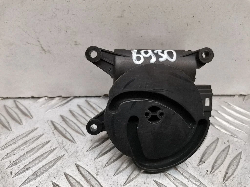 Air flap motor/actuator 8E2820511C