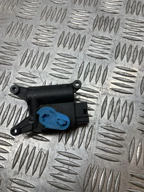 Air flap motor/actuator – Audi A3 S3 8P (2003-2012)