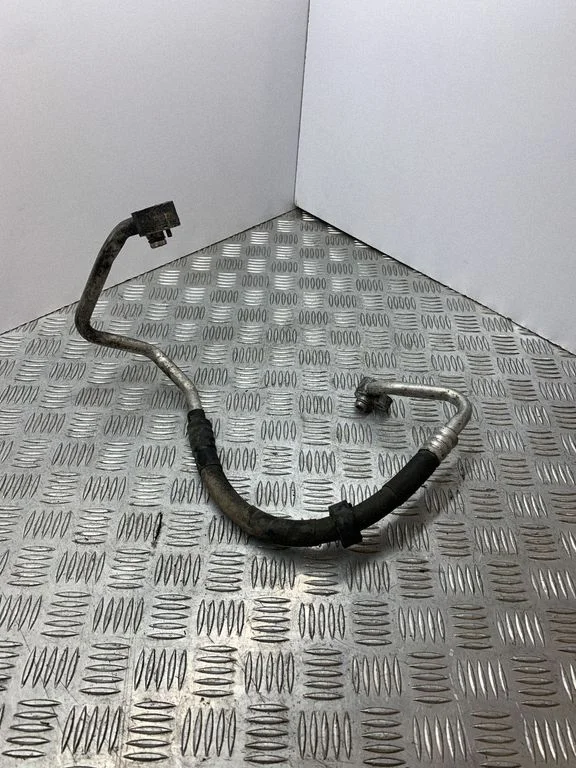 Air conditioning (A/C) pipe/hose