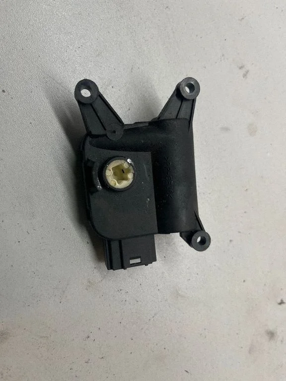 Gaisa aizvara motoriņš/aktuators 0132801362
