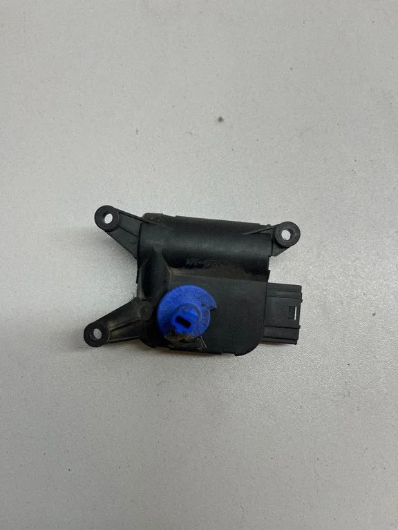 Air flap motor/actuator 8E1820511D