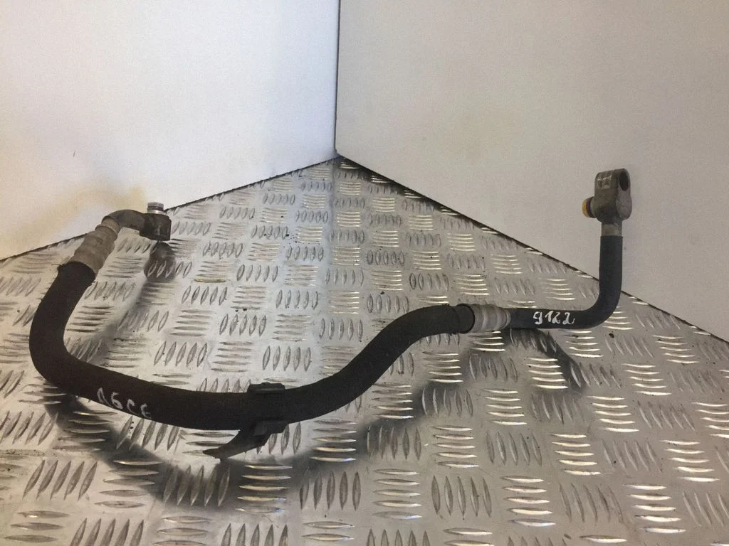 Air conditioning (A/C) pipe/hose