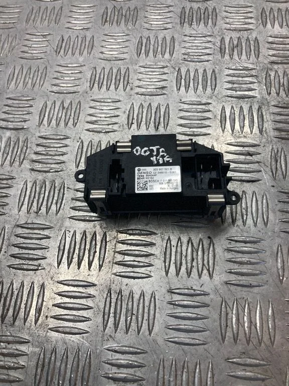 Heater blower motor/fan resistor 3C0907521B