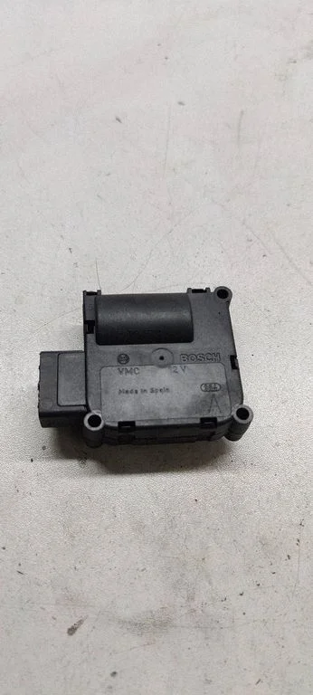 Gaisa aizvara motoriņš/aktuators 4f0820511A